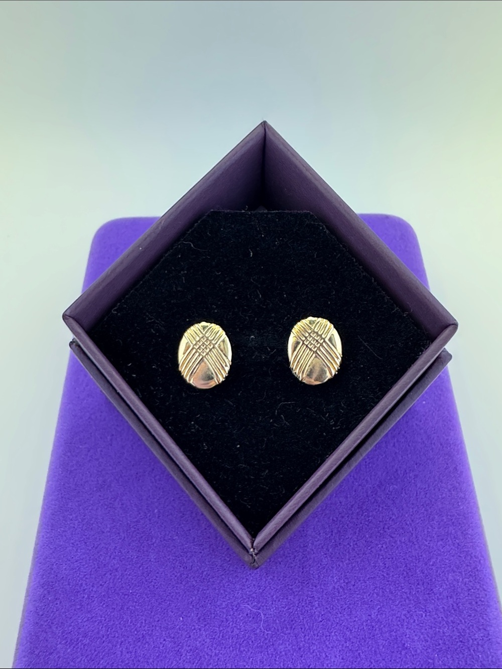 💛 Classic 14k Gold Textured Oval Stud Earrings